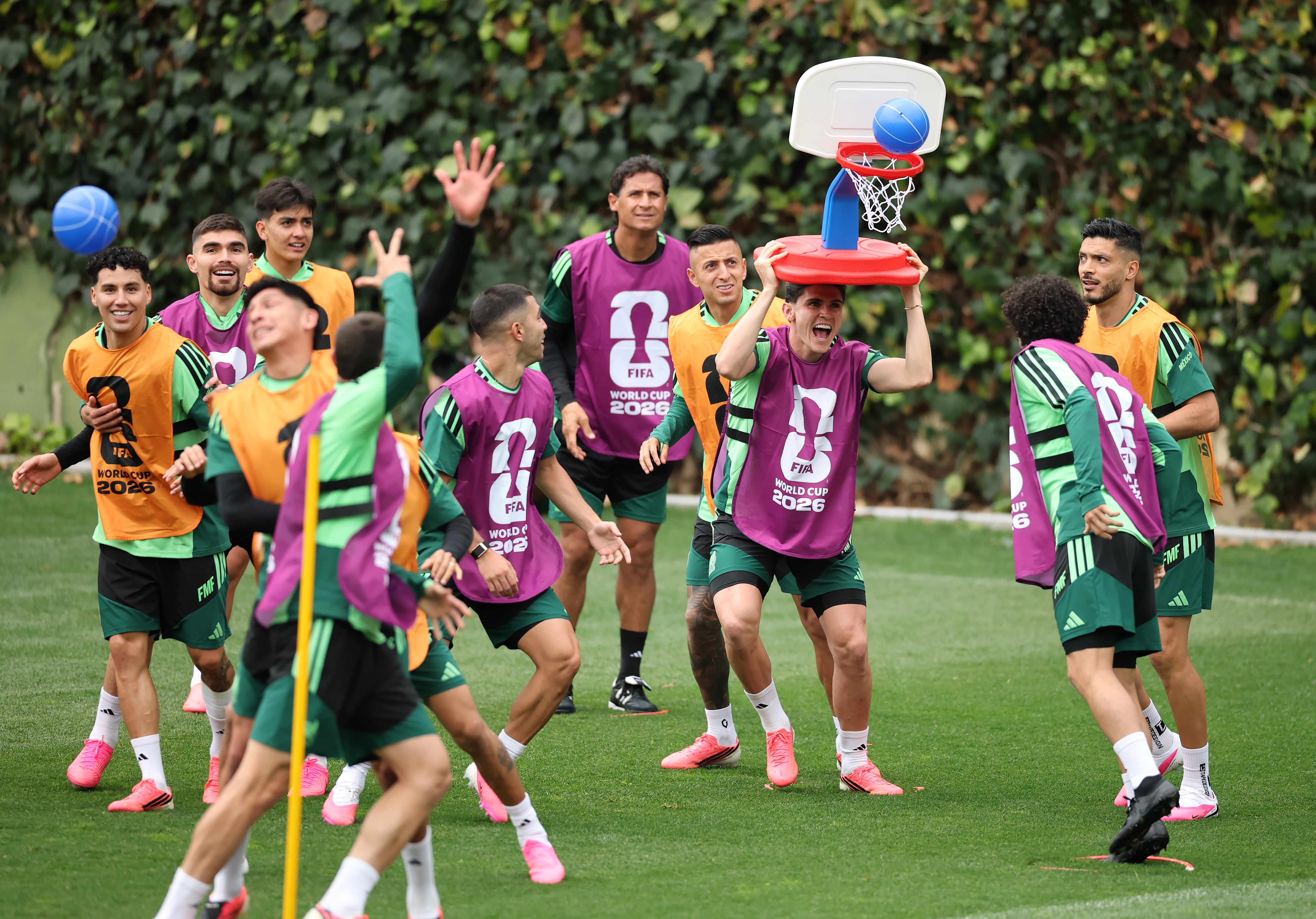 México juega contra su maldición de los partidos inaugurales en los mundiales
