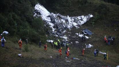 Destroços do avião que caiu na Colômbia.