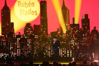 El cantante panameño Rubén Blades recibió el galardón de persona del año.