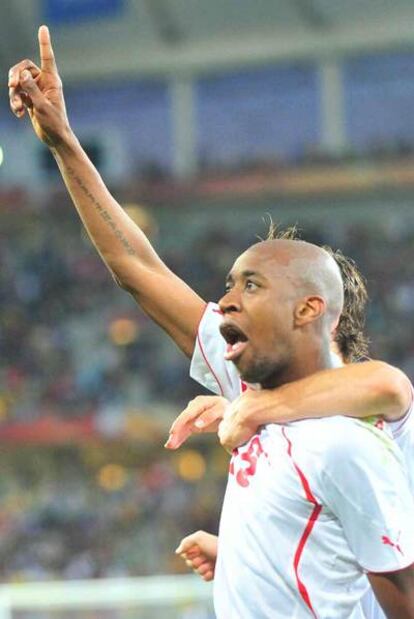 Fernandes celebra su gol ante España.