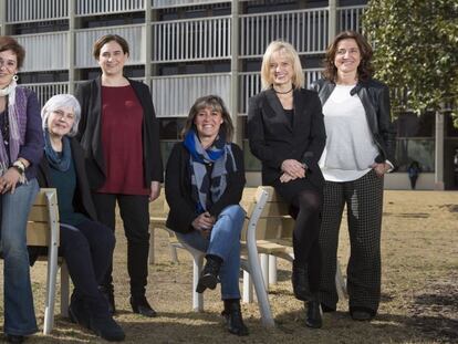 De izquierda a derecha N&uacute;ria Parlon (Santa Coloma), Laura Campos (Montcada), Dolors Sabater (Badalona), Ada Clau (Barcelona), N&uacute;ria Mar&iacute;n (L&#039;Hospitalet), Pilar D&iacute;az (Esplugues) y Merc&egrave; Conesa (Sant Cugat). 