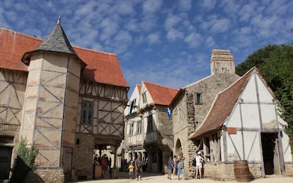 Pueblo medieval en el parque Puy du Fou, en Francia.