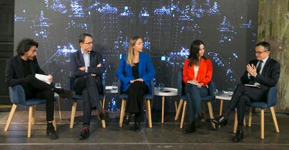 De izquierda a derecha: Javier Leal, socio de Sector Público en NTT DATA; Cristina Sádaba, directora ejecutiva del Centro de Liderazgo Público y Gobierno de IESE; Estefanía Molina, periodista, politóloga y analista; y Juan Jesús Torres, secretario general de Administración Digital.