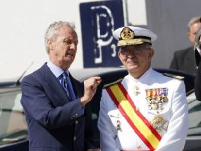 Moren&eacute;s con el almirante Mu&ntilde;oz-Delgado, jefe de Armada.