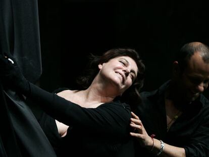 Charo López, con Tomaz Pandur en los ensayos de <i>Infierno</i>.