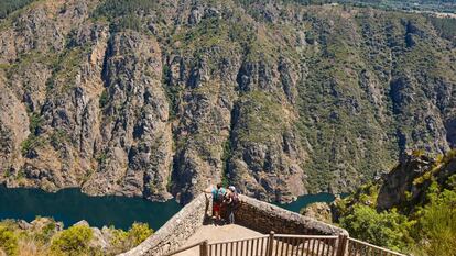 Mirador en el cañón del río Sil, en la Ribeira Sacra (Galicia).