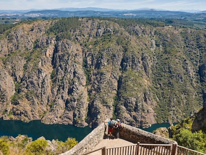 Mirador en el cañón del río Sil, en la Ribeira Sacra (Galicia).