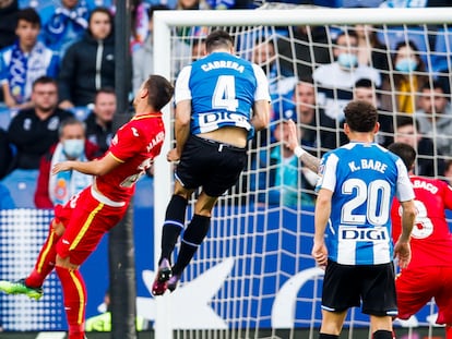 Cabrera marca el primer gol del Espanyol ante el Getafe.