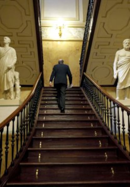 El líder del PSOE, Alfredo Pérez Rubalcaba, durante la sesión de control al Gobierno que hoy celebra el Congreso de los Diputados.