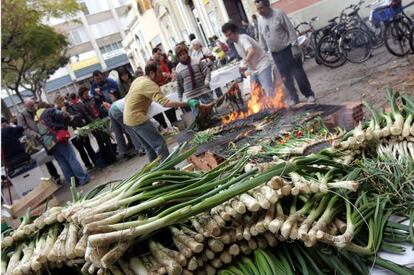 Calçotada popular a Barcelona.