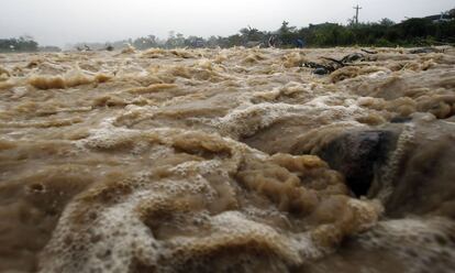 Tromba de agua causada por la depresión tropical Agatón en enero pasado en Kabadbarán, en la isla filipina de Mindanao.