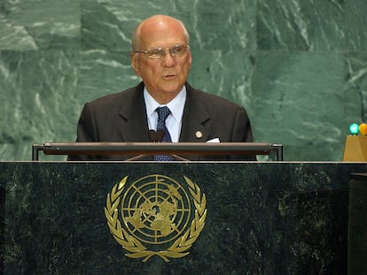 El entonces presidente de Nicaragua Enrique Bolaños Geyer habla ante la Asamblea General de las Naciones Unidas en Nueva York, el 22 de noviembre de 2004.