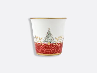 Para decorar y perfumar el hogar en estas fiestas, Bernardaud propone esta vela, que dura hasta 60 horas. Hay seis fragancias diferentes para elegir. Precio: 127 euros.