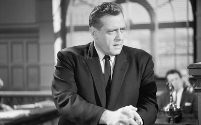 El actor Raymond Burr, en la serie original.