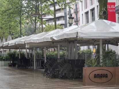La terrassa del restaurant Amaya a la Rambla de Barcelona, tancada per la covid-19.