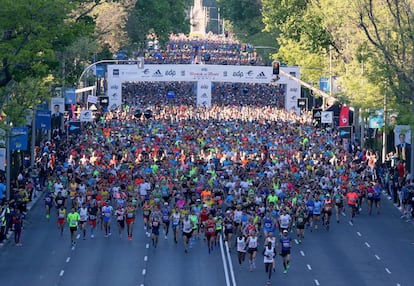 Un total de 33.265 corredores, entre el maratón (9.466), el medio maratón (15.799) y los 10 km (8.000), han aprovechado la jornada de reflexión electoral para ocupar las calles céntricas de Madrid en la 42 edición de la carrera, que ostenta la etiqueta oro de la IAAF.