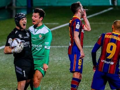 Ramón Juan celebra el penalti detenido a Pjanic.