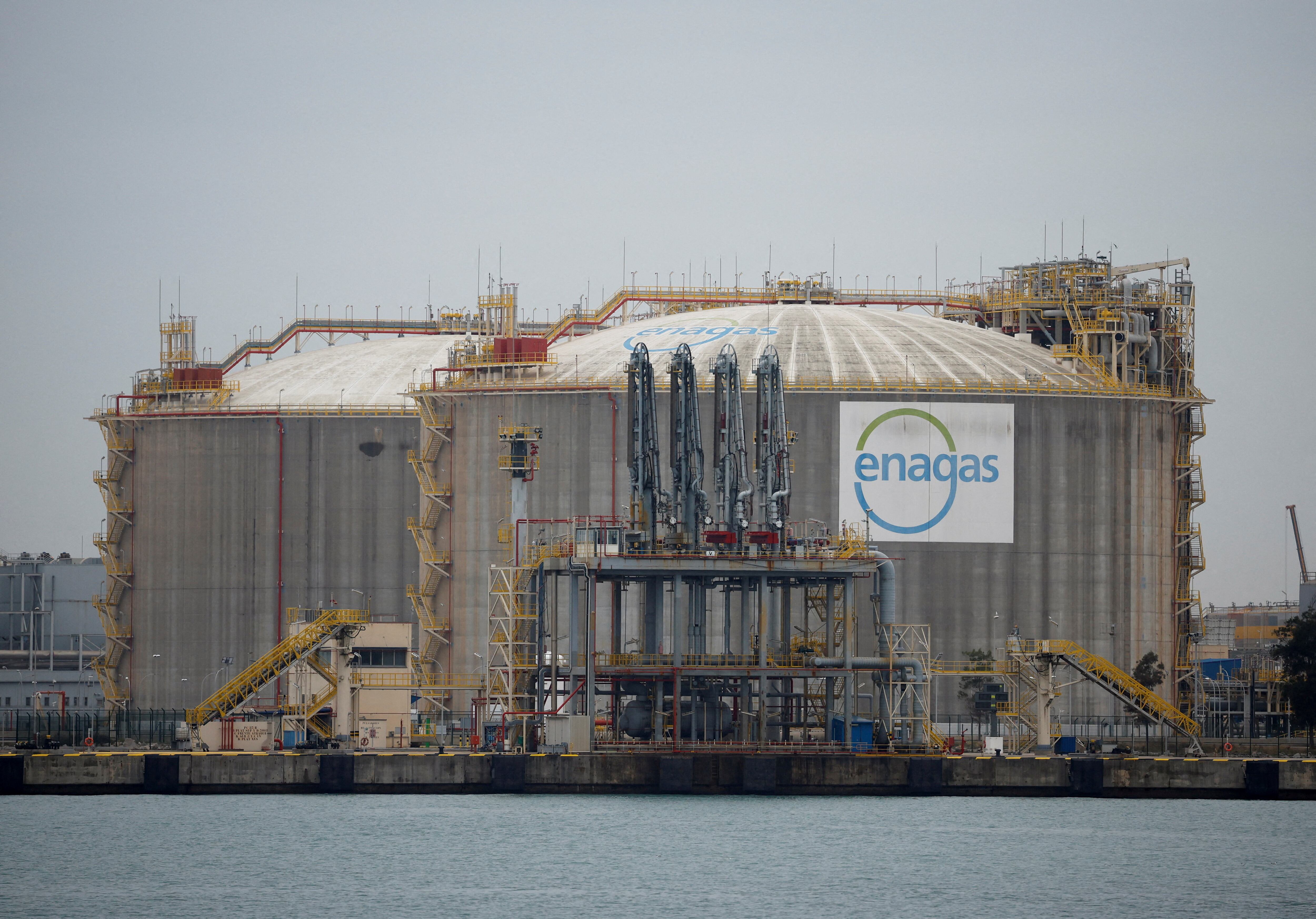 Instalaciones de Enagás en la Zona Franca de Barcelona.