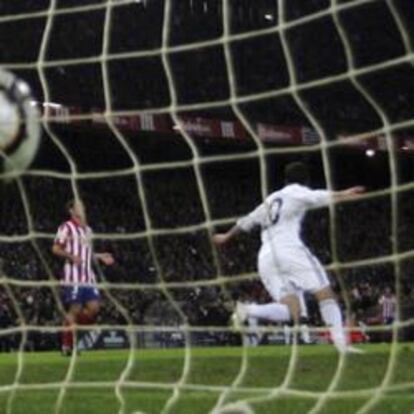 Celebración del gol de Gonzalo Higuain en el partido de ida de la Liga contra el Atlético