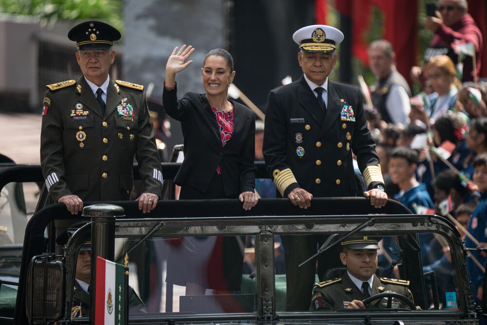 El desfile por el aniversario 178 de los Niños Héroes, en imágenes ...