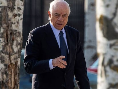 Francisco González, expresidente del BBVA, antes de entrar en la Audiencia Nacional en abril pasado. EFE 