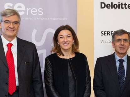De izquierda a derecha, Fernando Ruiz (presidente de Deloitte), Ana Sainz (directora de Seres), Francisco Román (presidente de Seres) y Marciala de la Cuadra (socia de Deloitte).