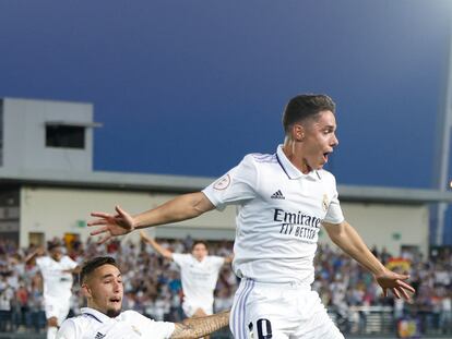 Sergio Arribas celebra el 3-0 ante el Barcelona Atlètic.