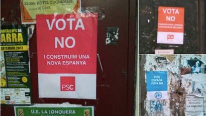 Cartells de la campanya falsa que crida a votar 'no' en nom del PSC, el PP i Ciutadans.