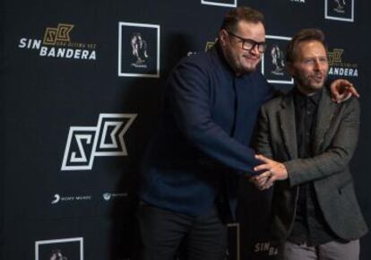 Schajris y García en la presentación de Sin Bandera.