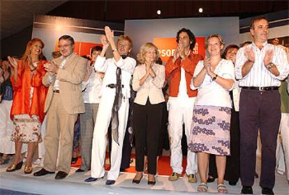 De la Vega, Alborch, Blanco, Salgado, Zerolo, Pajín y Alonso, durante el acto <i>Avanzamos en igualdad</i>.