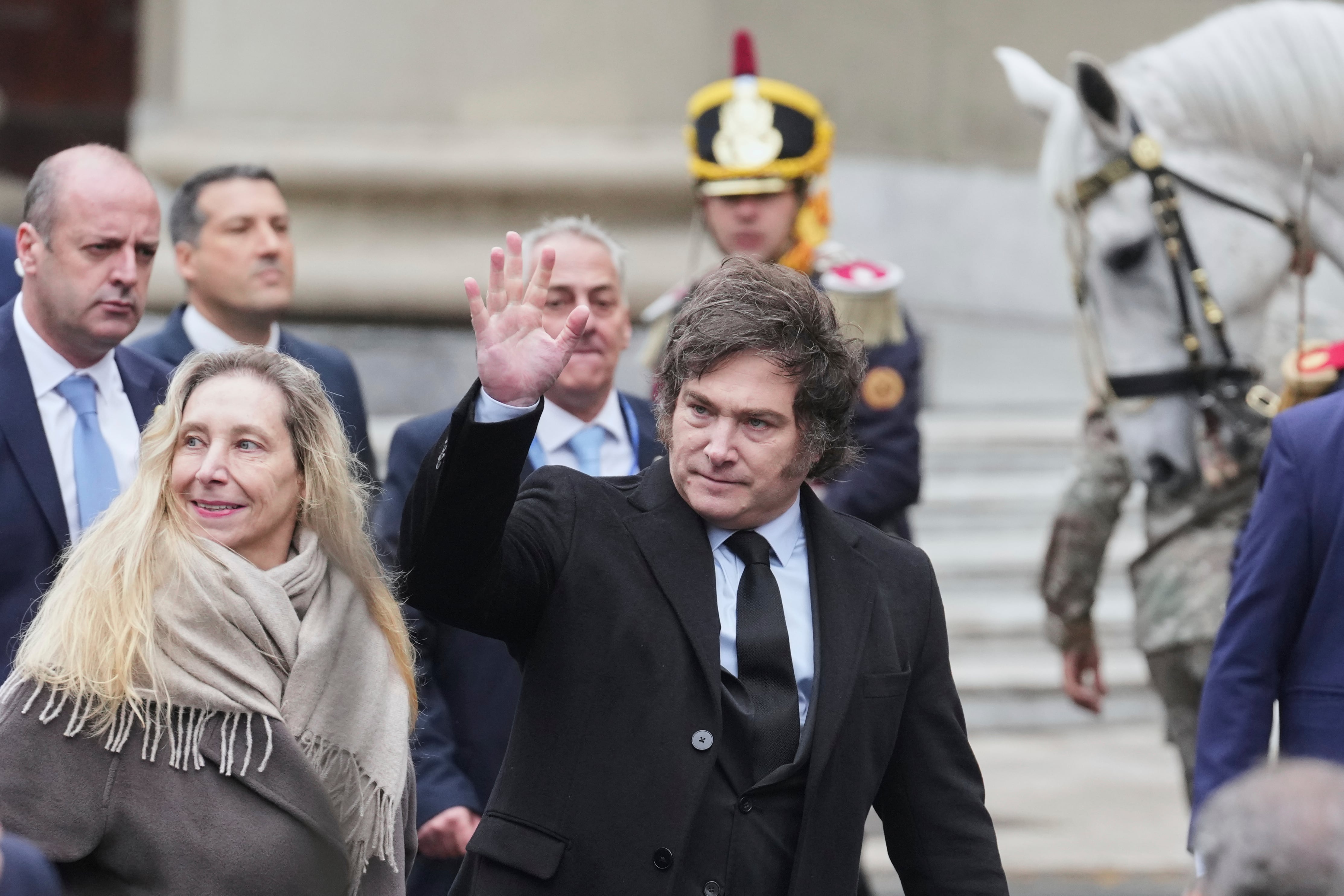 Milei profundiza su avanzada sobre las instituciones y las políticas de derechos humanos