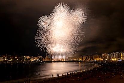 La colección de la pirotecnia valenciana Caballer FX el 14 de agosto en San Sebastián.