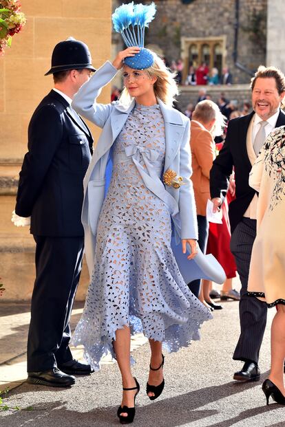 Poppy Delevingne, muy elegante de Oscar de la Renta.