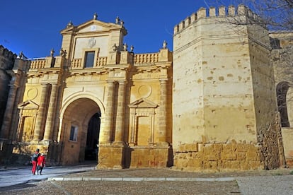 La puerta de Córdoba, en Carmona (Sevilla).