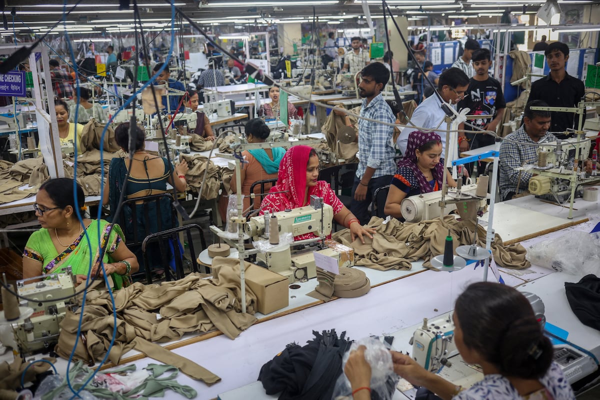Entran en vigor los aranceles del 50% de EE UU a la India como castigo por comprar petróleo ruso