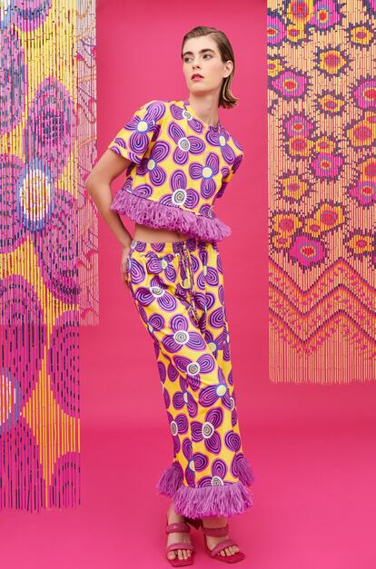 Uno de los diseños de la colaboración Celia B x Zandra Rhodes.