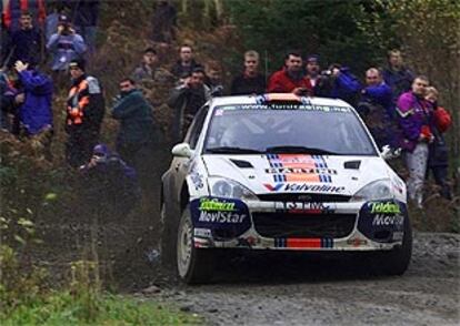 El Ford Focus de Carlos Sinz y Luis Moya, en el tramo noveno del rally de Gran Breta?a.