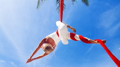 Se pueden colocar en las ramas de árboles de manera estable, para realizar acrobacias al aire libre. GETTY IMAGES.
