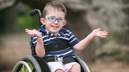Liam, un niño afectado por mielomeningocele y tratado en el Hospital Infantil de Boston (Estados Unidos), en una imagen de 2019.