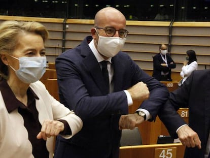 La presidenta de la Comisión Europea, Ursula von der Leyen, el presidente del Consejo, Charles Michel, y el presidente de la Eurocámara, David Sassoli, en julio de 2020.