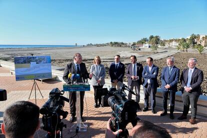 La licitación de la Senda Litoral de Motril. Fotografía cedida.