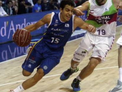 David Navarro, ante San Emeterio.