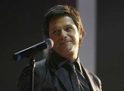 Alejandro Sanz durante un concierto en plena polémica con Chávez, en octubre de 2007