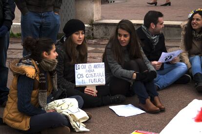 Varias ciuadades francesas han vivido las manifestaciones de 'eramus', por ejemplo, París, Nantes o Toulouse. En la imagen, la concentración de la plaza Bellecour, en Lyon, Francia.