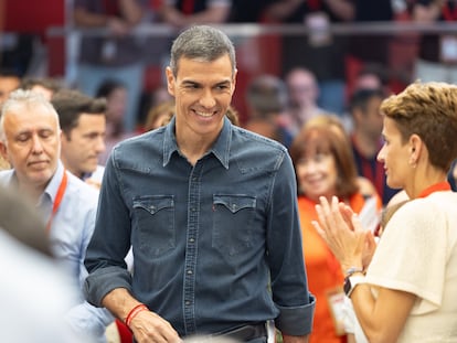 Madrid (Spain), 05/07/2025.- A handout photo made available by the Spanish Socialist Workers' Party (PSOE) shows Spanish Prime Minister Pedro Sanchez arriving for the PSOE Federal Committee in Madrid, Spain, 05 July 2025. (España) EFE/EPA/Pablo Blazquez Dominguez HANDOUT HANDOUT EDITORIAL USE ONLY/NO SALES