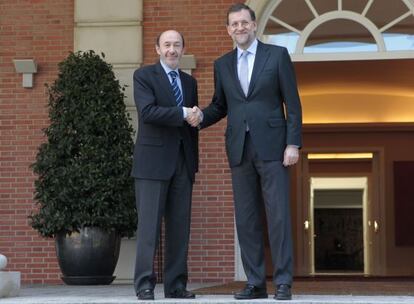 Rajoy y Rubalcaba, en su reunión de febrero pasado.
