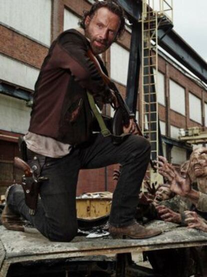 El actor Andrew Lincoln, en una imagen promocional de la serie 'The Walking Dead'.