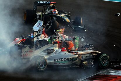 Schumacher y Liuzzi han protagonizado un accidente nada más comenzar el Gran Premio