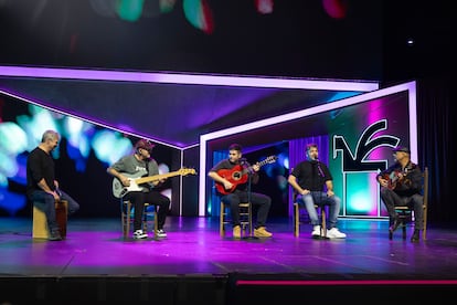 Los hermanos David y José Manuel Muñoz, componentes de Estopa, actúan tras recoger el Premio Ondas Nacional de Música a la trayectoria.