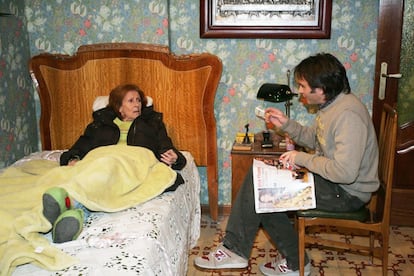 Mariví Bilbao fue impulsora del teatro de vanguardia en los cincuenta y triunfó recientemente con las series de 'Aquí no hay quien viva' y 'La que se avecina'. En la fotografía, Bilbao junto a Fernando Tejero en 2006.
